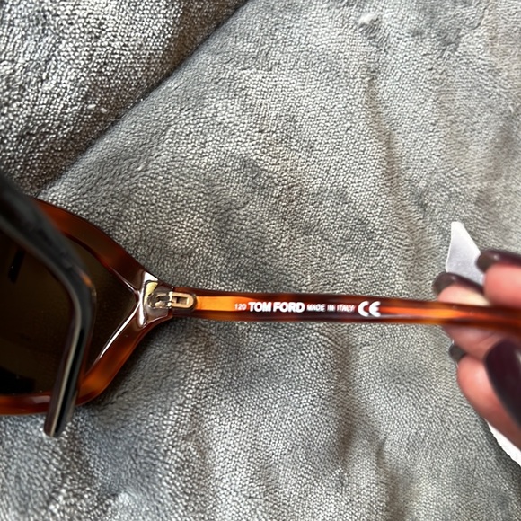 Tom Ford Sunglasses - Picture 4 of 7